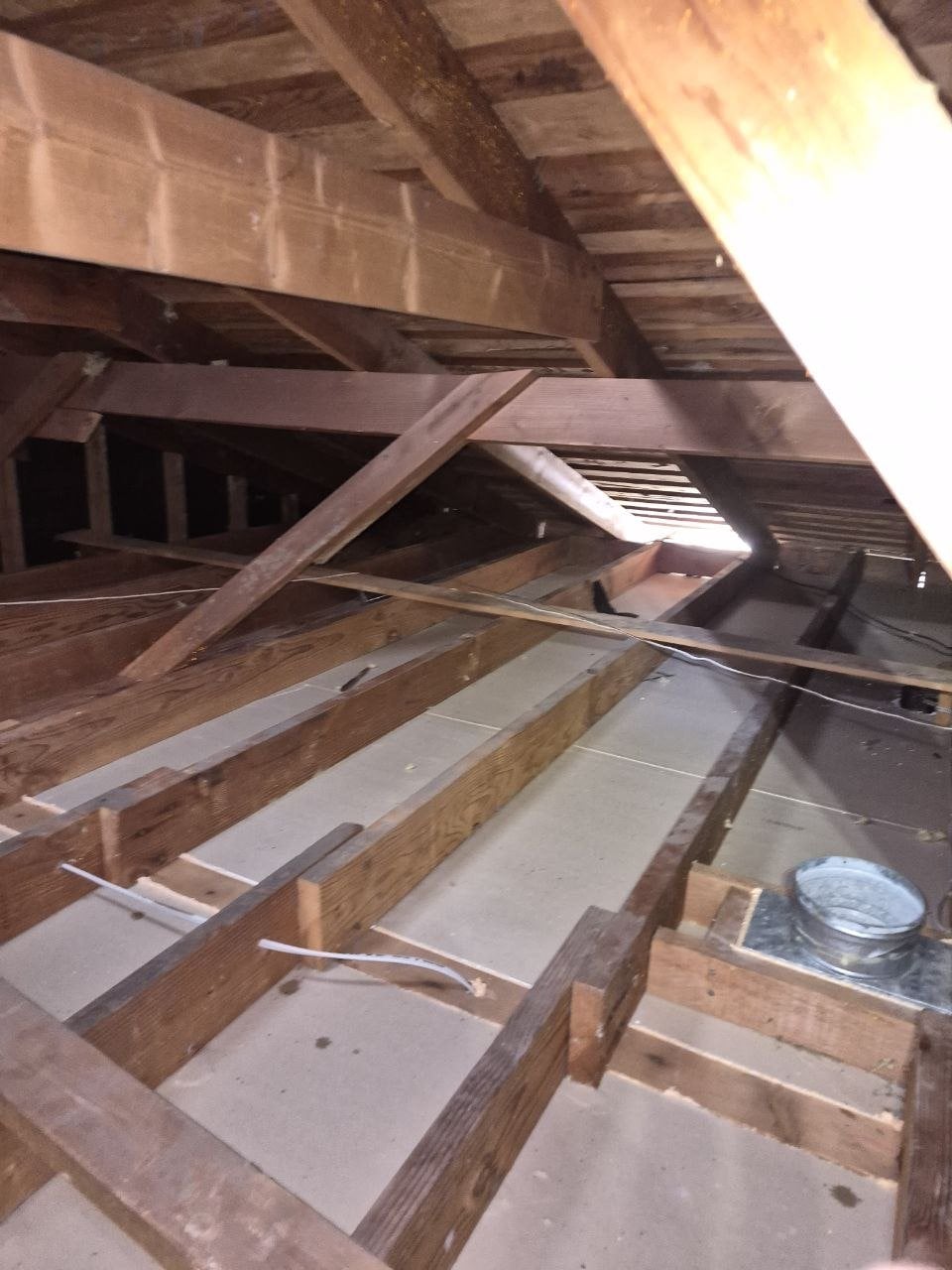 Cleared attic floor from end to end in San Jose