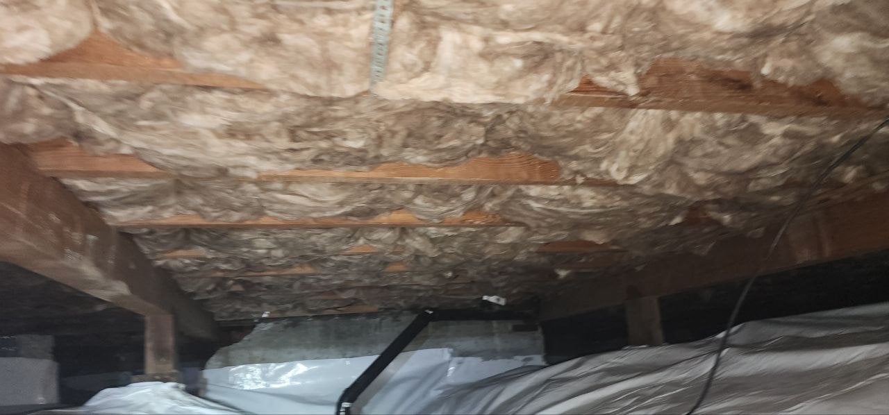 New insulation under the floor of a San Jose crawl space