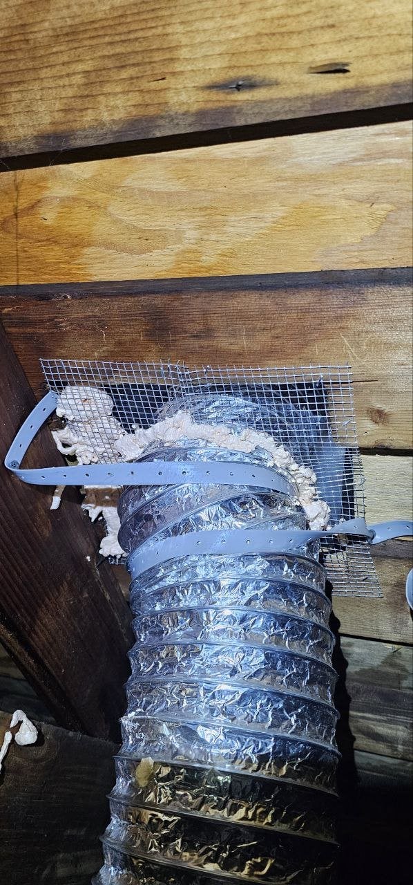 New flexible duct connection in a San Rafael attic